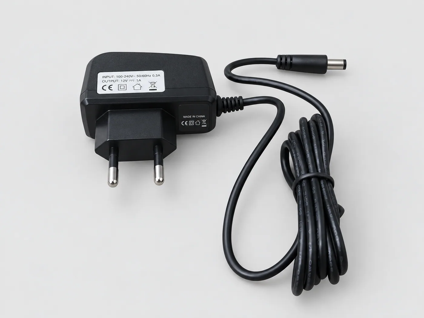 Netzteil für Wandmontage 12 V / 1 A